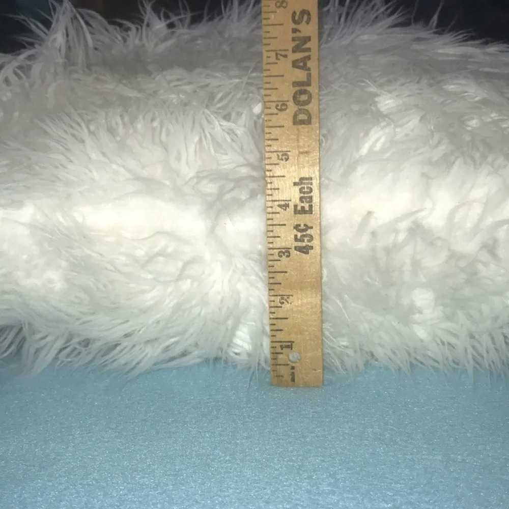 FURRY LARGE DOUBLE SIDED FEATHER PILLOW white and fluffy 20” X 20” - Picture 4 of 6